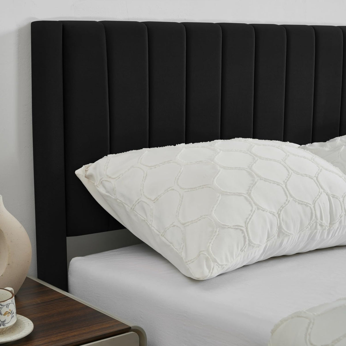 Queen Size Velvet Upholstered Platform Bed Frame O24214