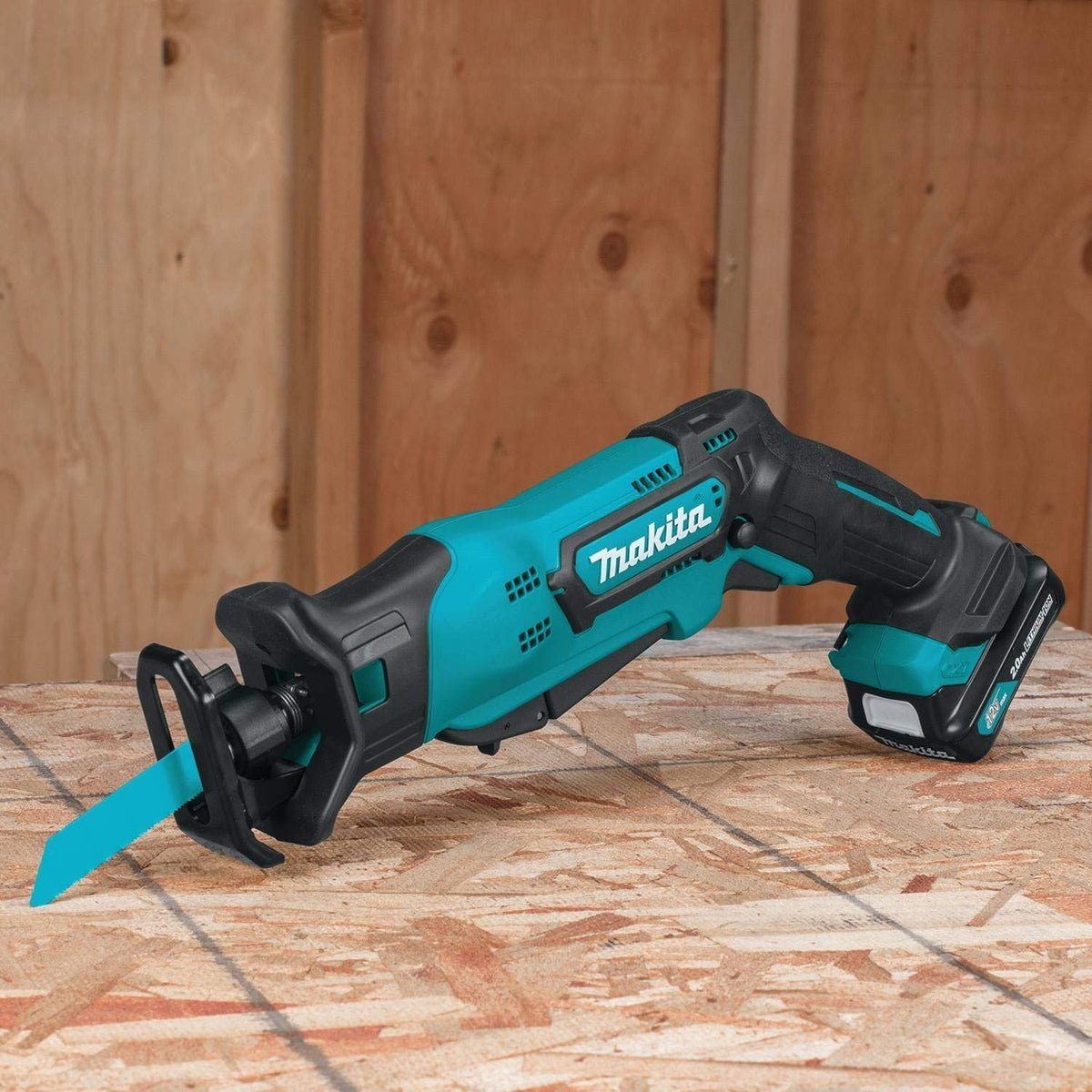 12V Cordless Lithium-Ion Reciprocating Saw Kit A703178