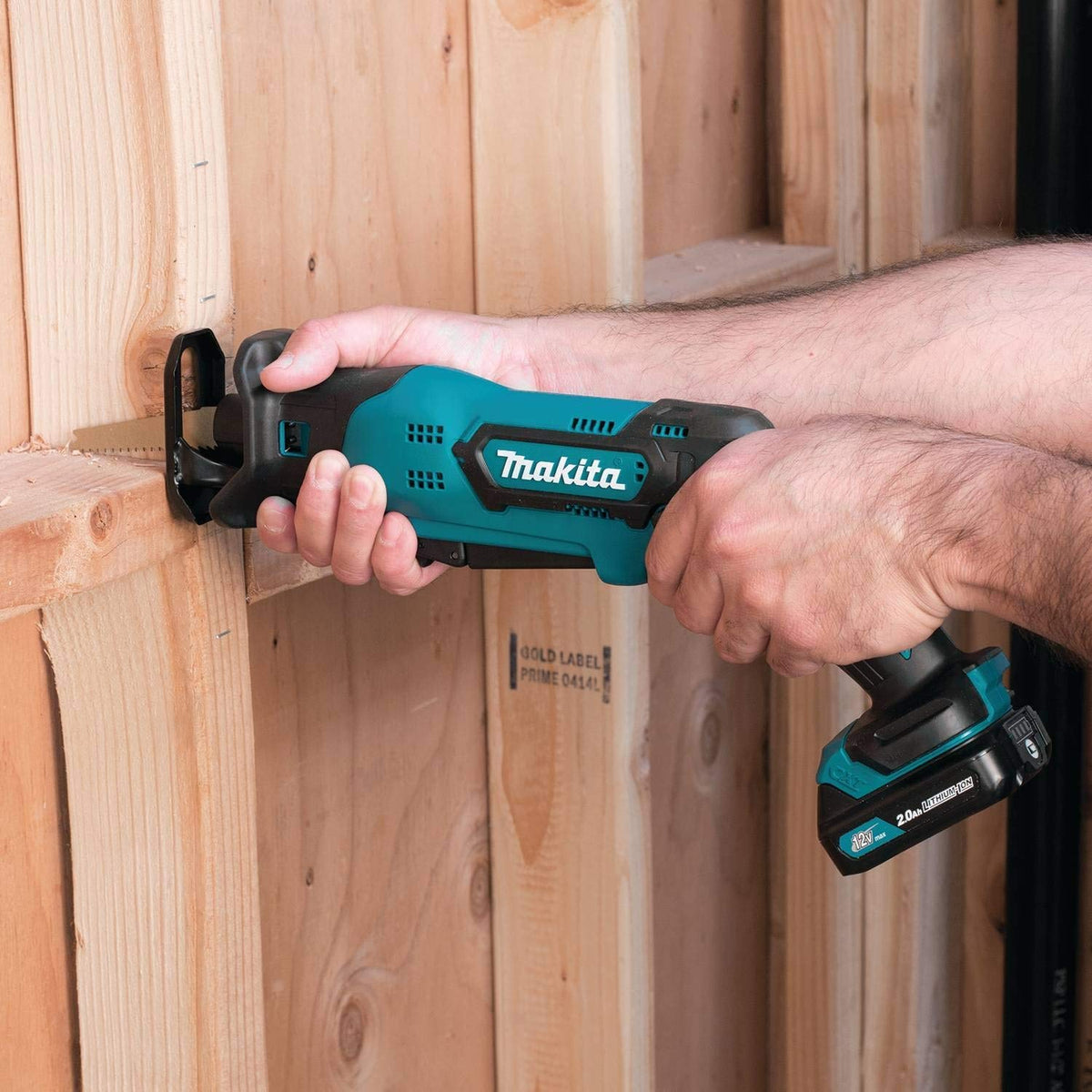 12V Cordless Lithium-Ion Reciprocating Saw Kit A703178