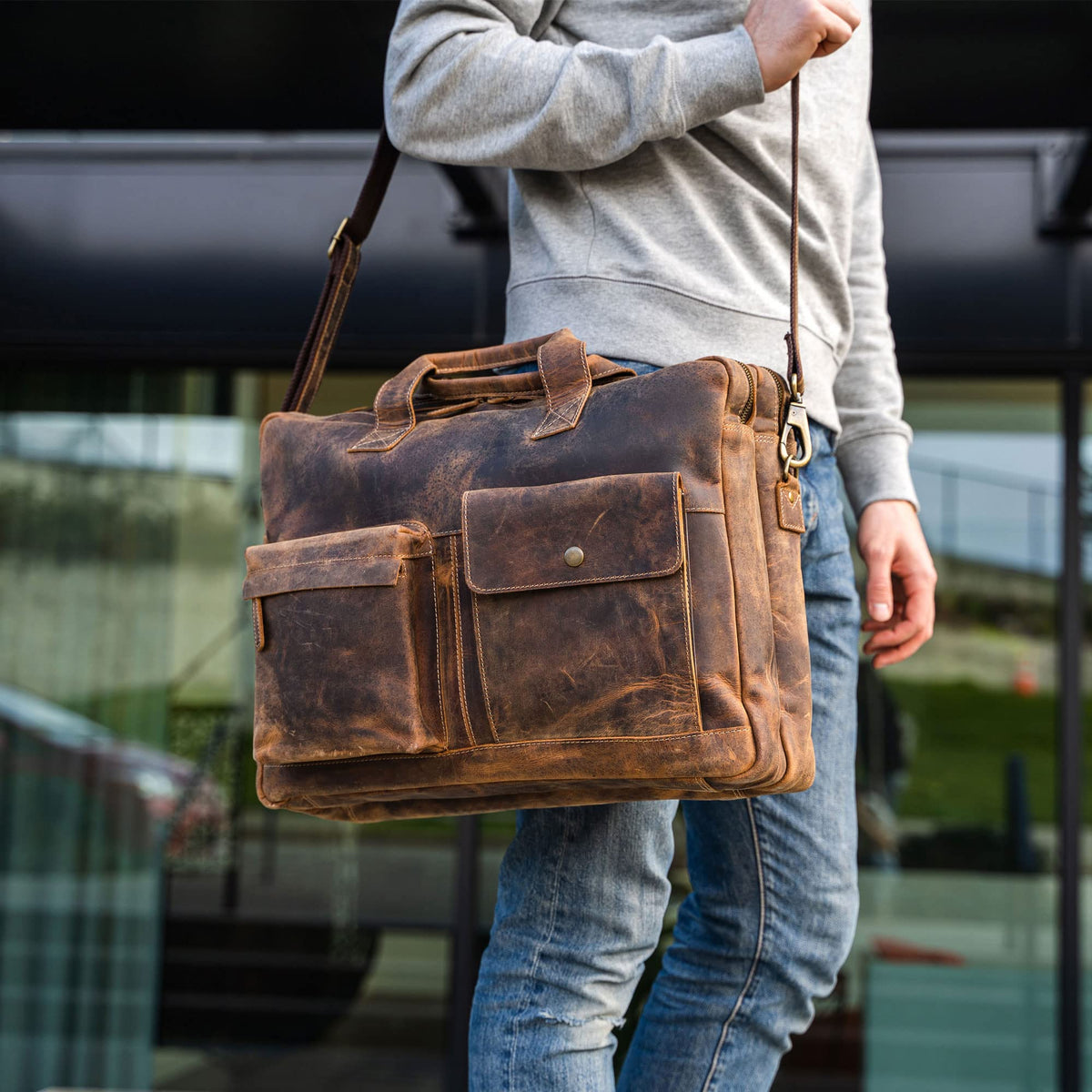 18 Inch Leather Laptop Messenger Bag U867